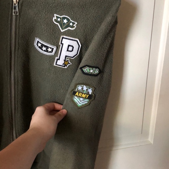 Green army jacket, patches in the front and arm - Picture 3 of 4